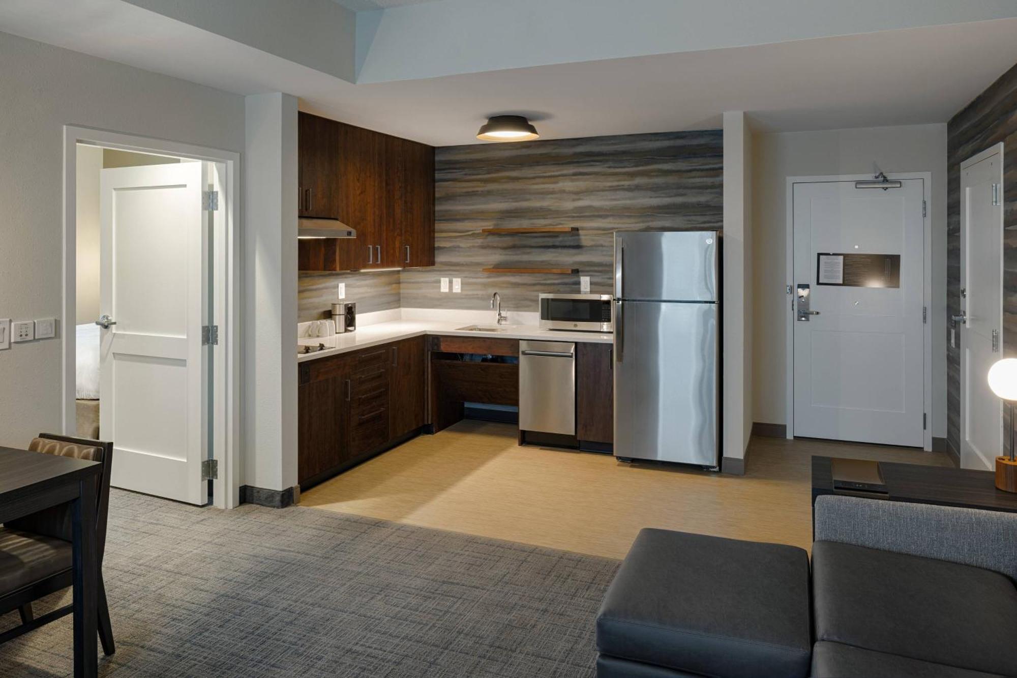 Hotel By Marriott Airport Columbus