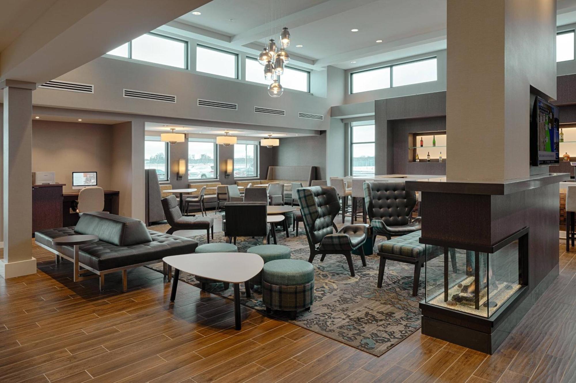 Hotel By Marriott Airport Columbus