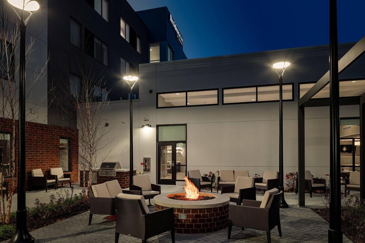 By Marriott Airport Hotel Columbus