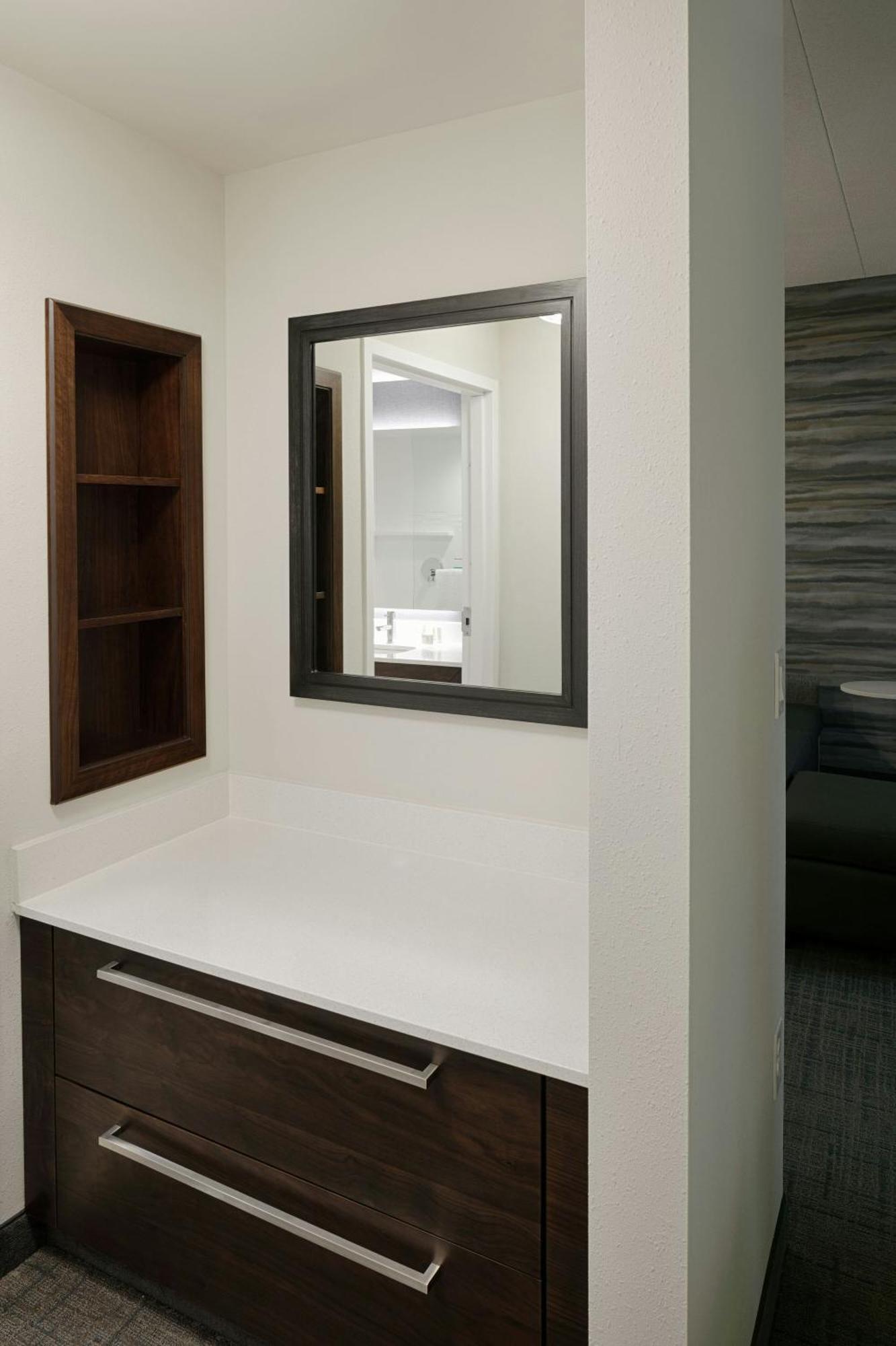 By Marriott Airport 3*
