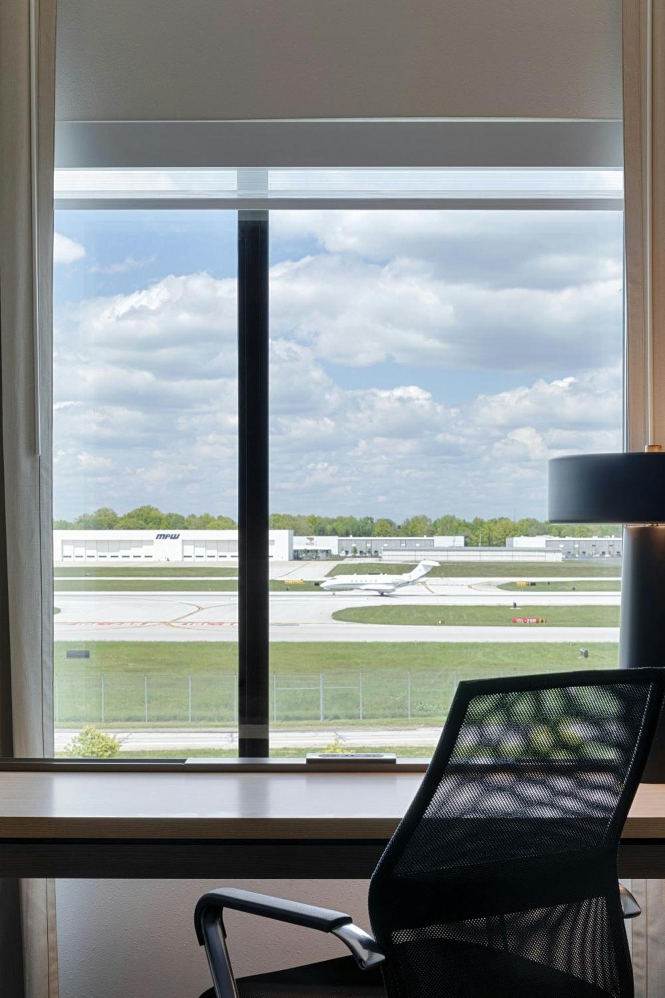 By Marriott Airport 3*